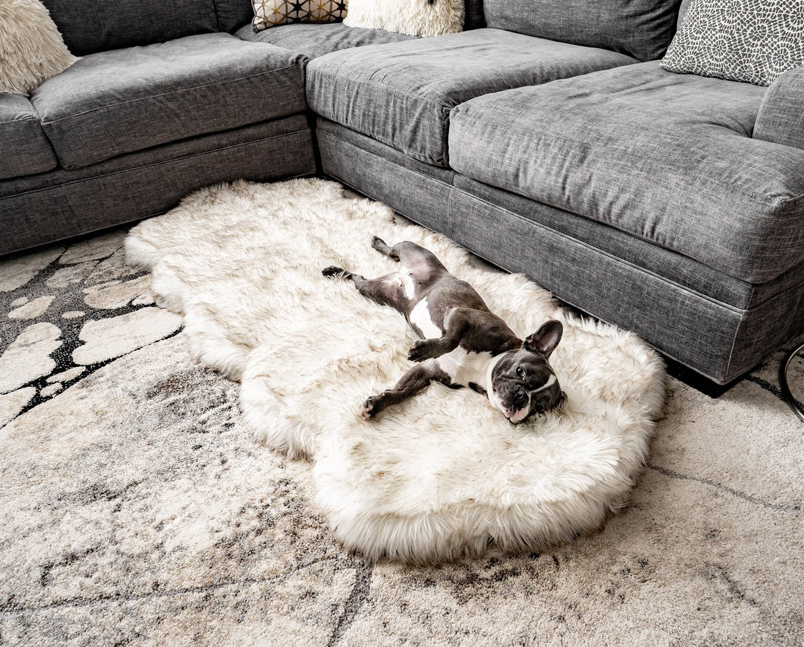 Puprug Runner Faux Fur Memory Foam Dog Bed Curve White With - main product image
