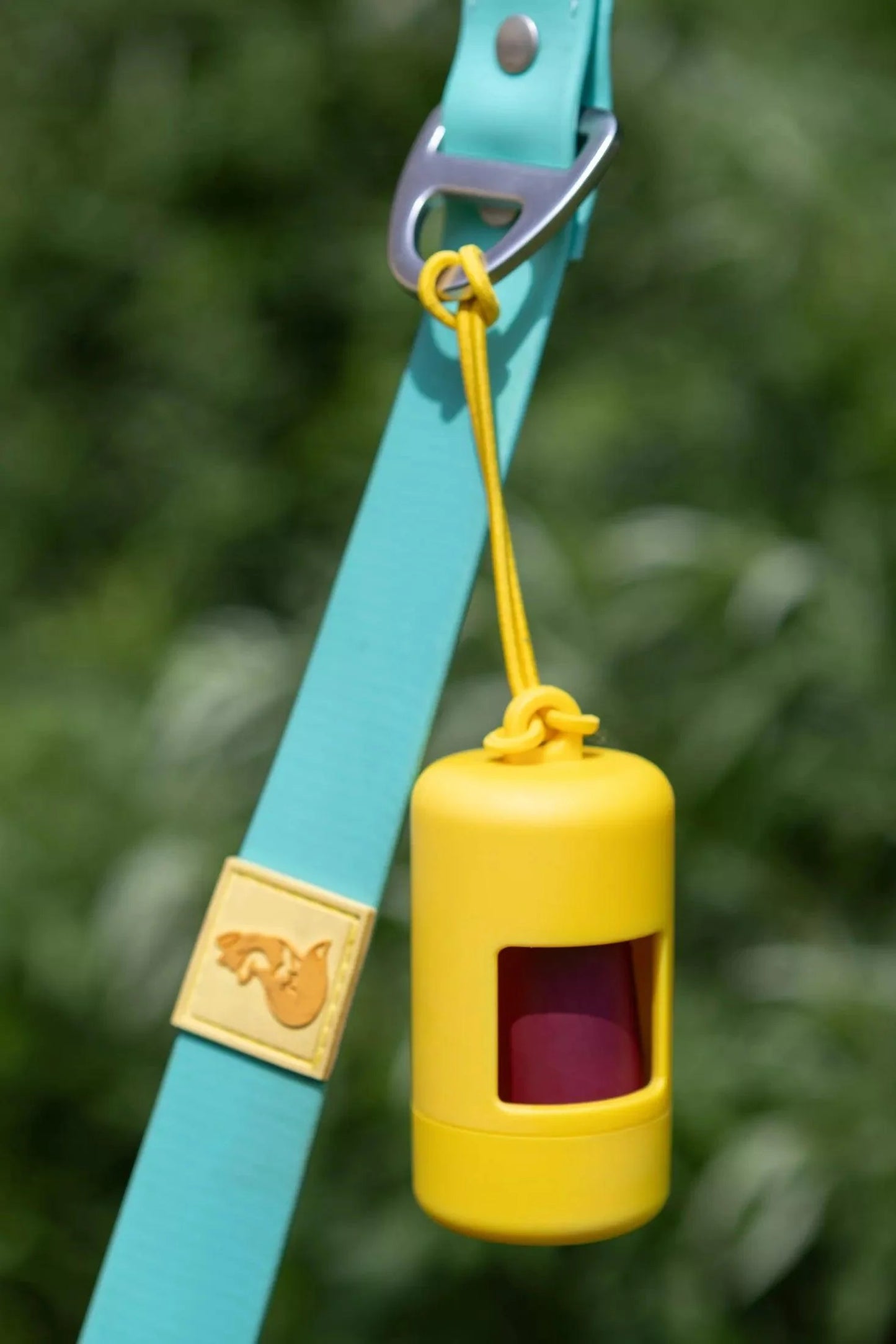 Dog Waste Bag Holder Leash Accessory Yellow Daily Walk Premi - detail view