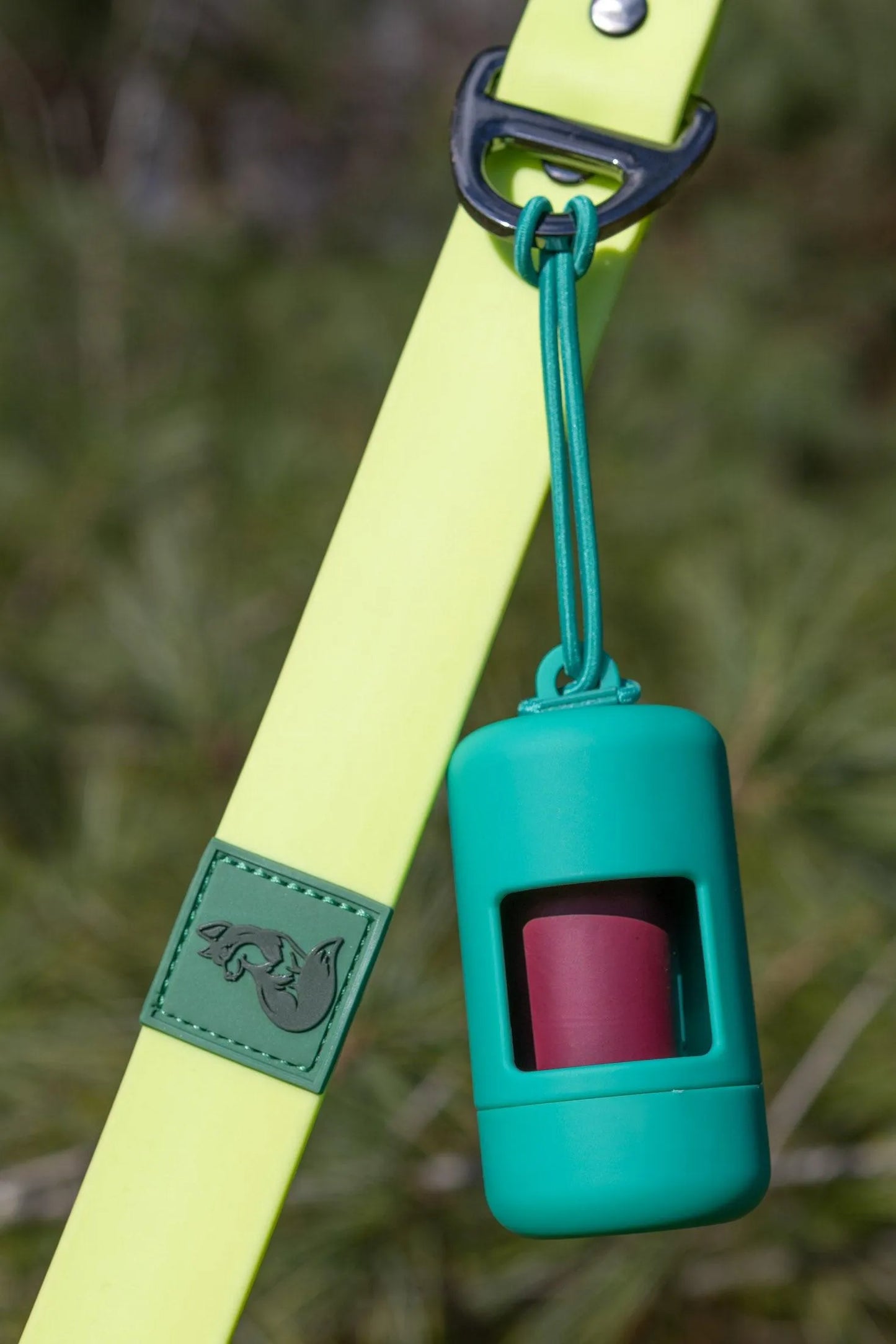 Fresh Peppermint Waste Bag Dispenser Dog Waste Bag Premium - lifestyle view