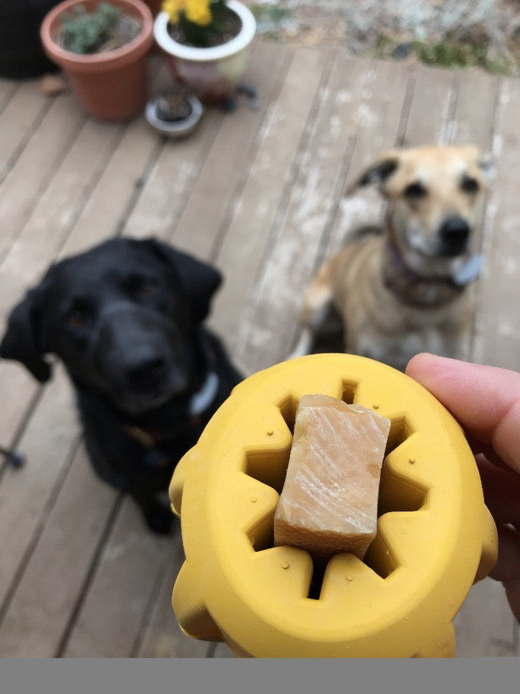 Gear Edispenser Durable Rubber Yak Chew Holder Treat Pocket - gallery image 7