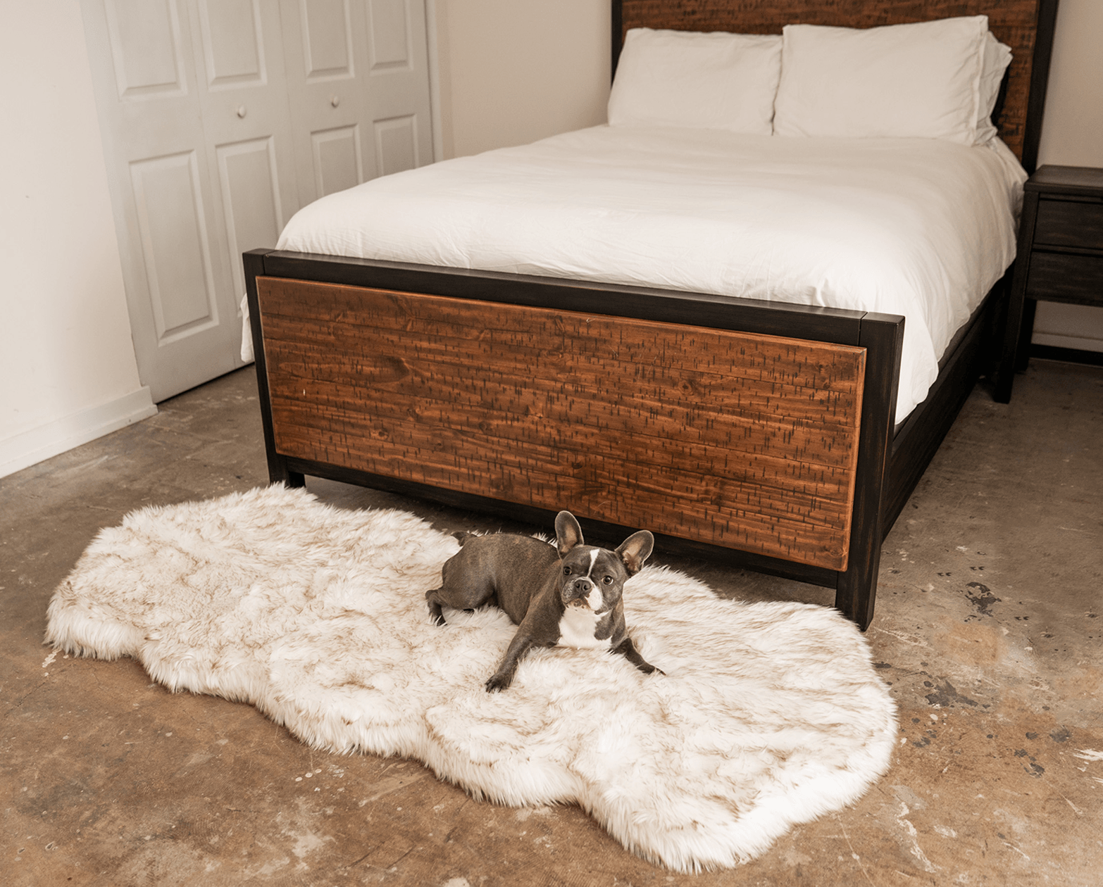 Puprug Runner Faux Fur Memory Foam Dog Bed Curve White With - close up view