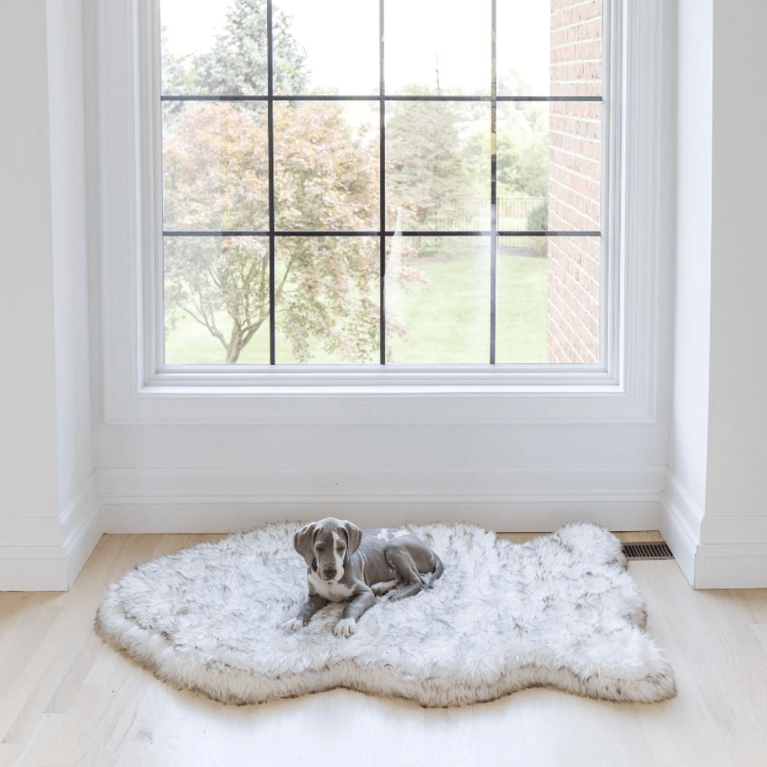 Puprug By Faux Fur Orthopedic Dog Bed Curve White - close up view