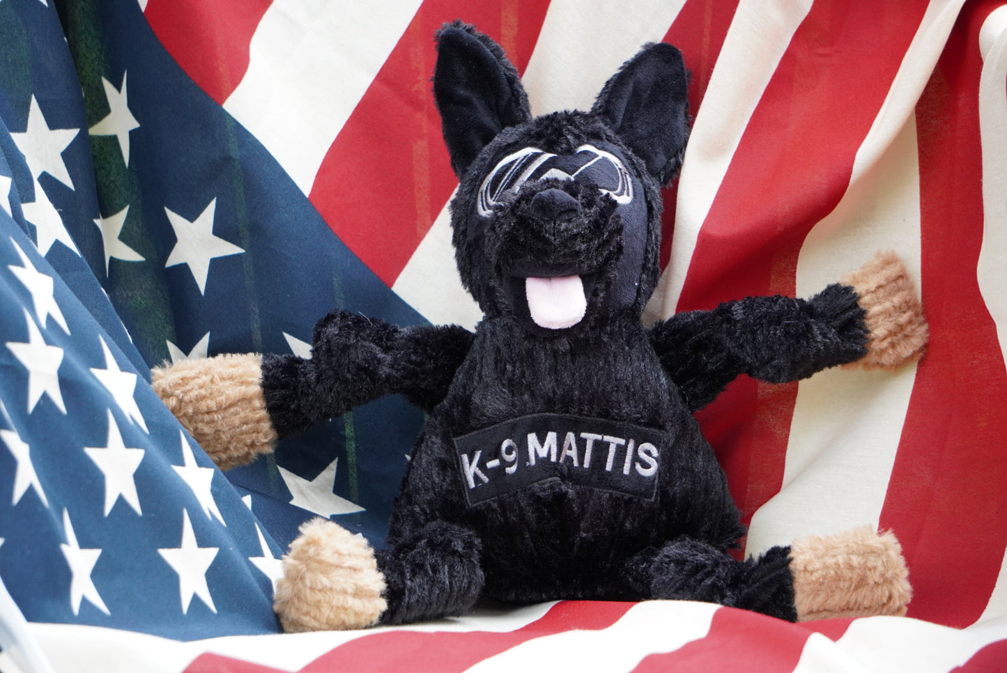 Dog Bed HuggleCause Project K-9 Hero K-9 Mattis Knottie main product image for dogs and cats