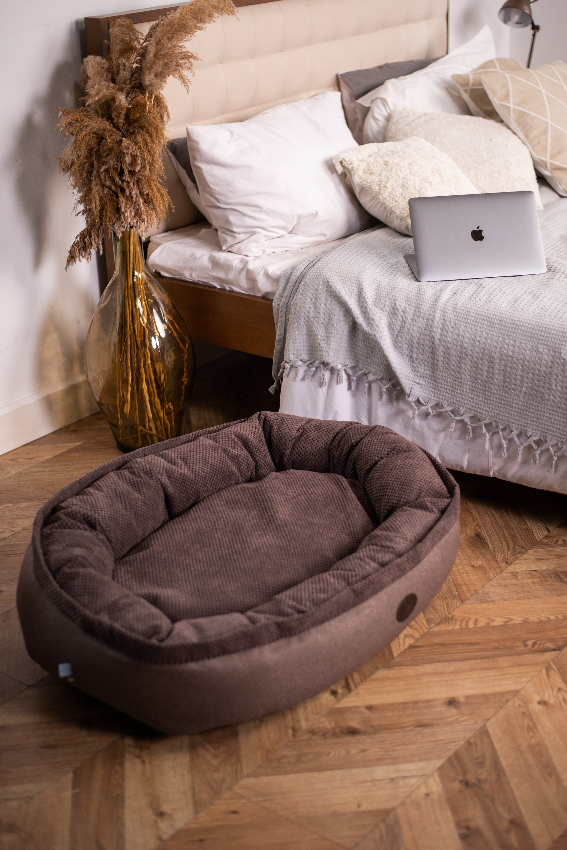 Cuddly Bagel Sleeper for Cozy Dreams and Gentle Comfort main product image for dogs and cats