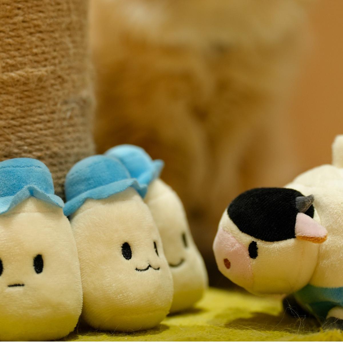 Milk Plush Chew Toy for Dogs & Cats - Interactive Crinkle, Squeaker & Tug Ropes - detail view