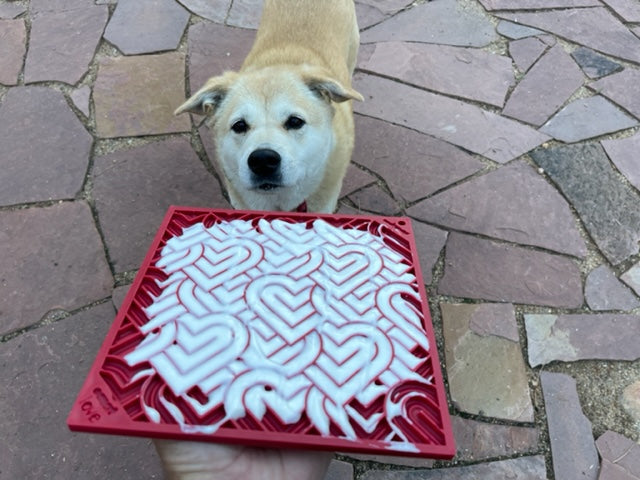 Love Emat Enrichment Lick Mat For Dogs And Cats Heart Design - gallery image 6