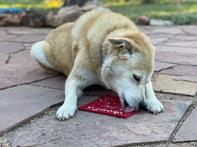 Love Emat Enrichment Lick Mat For Dogs And Cats Heart Design - gallery image 10
